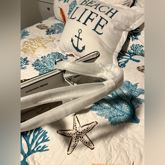 NWT Michael Kors Optic White Jet Set Purse - Picture 13 of 16